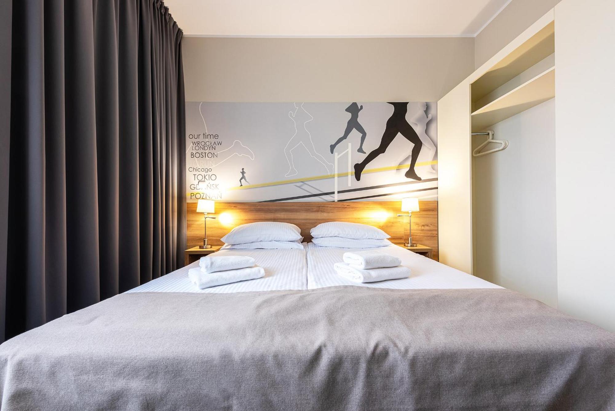 Hotel Maraton Szamotuły エクステリア 写真