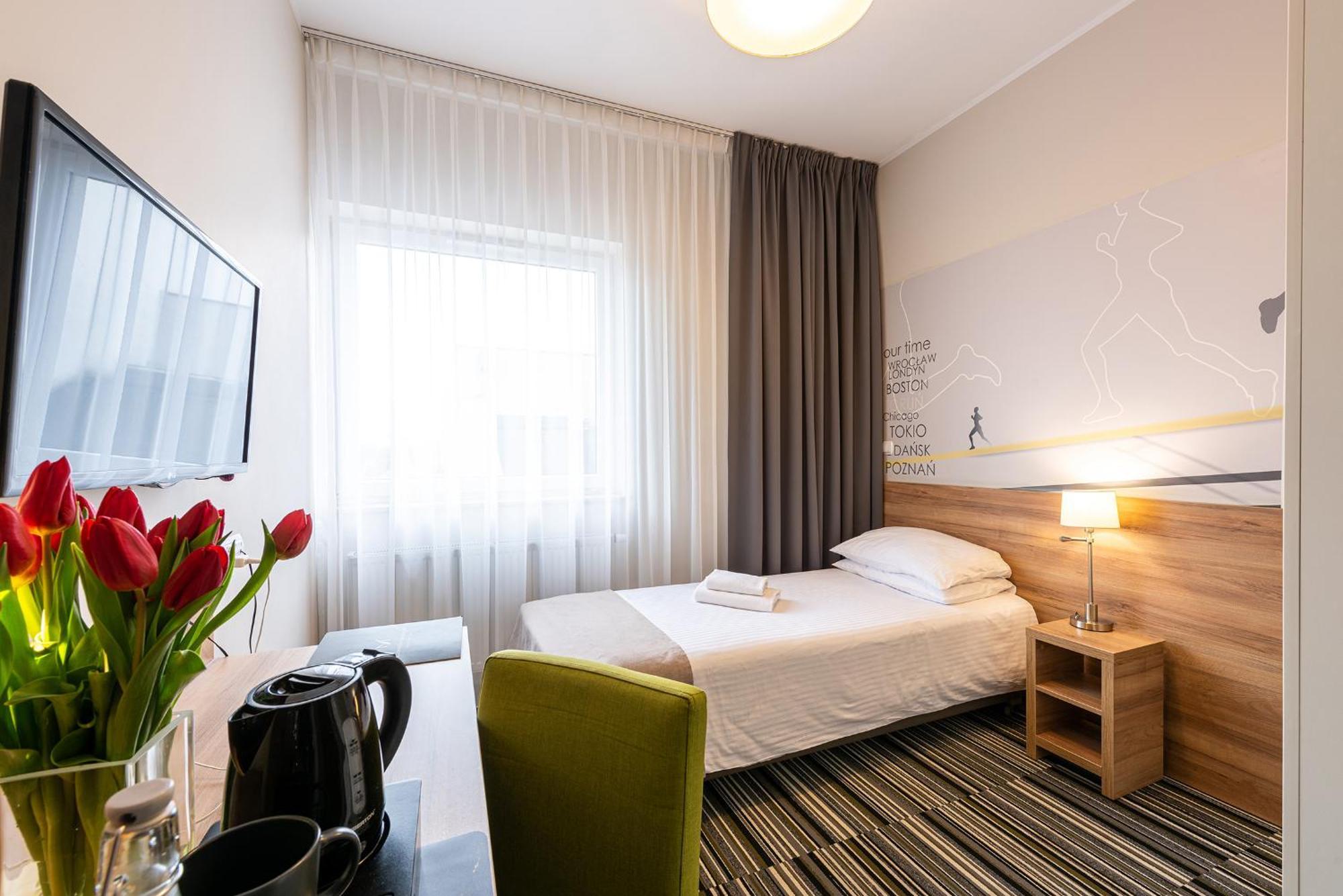 Hotel Maraton Szamotuły エクステリア 写真