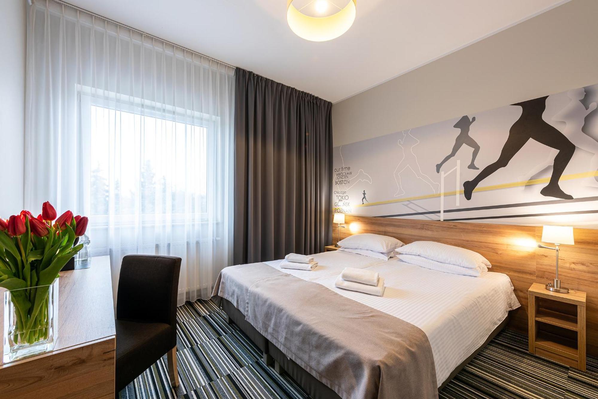 Hotel Maraton Szamotuły エクステリア 写真